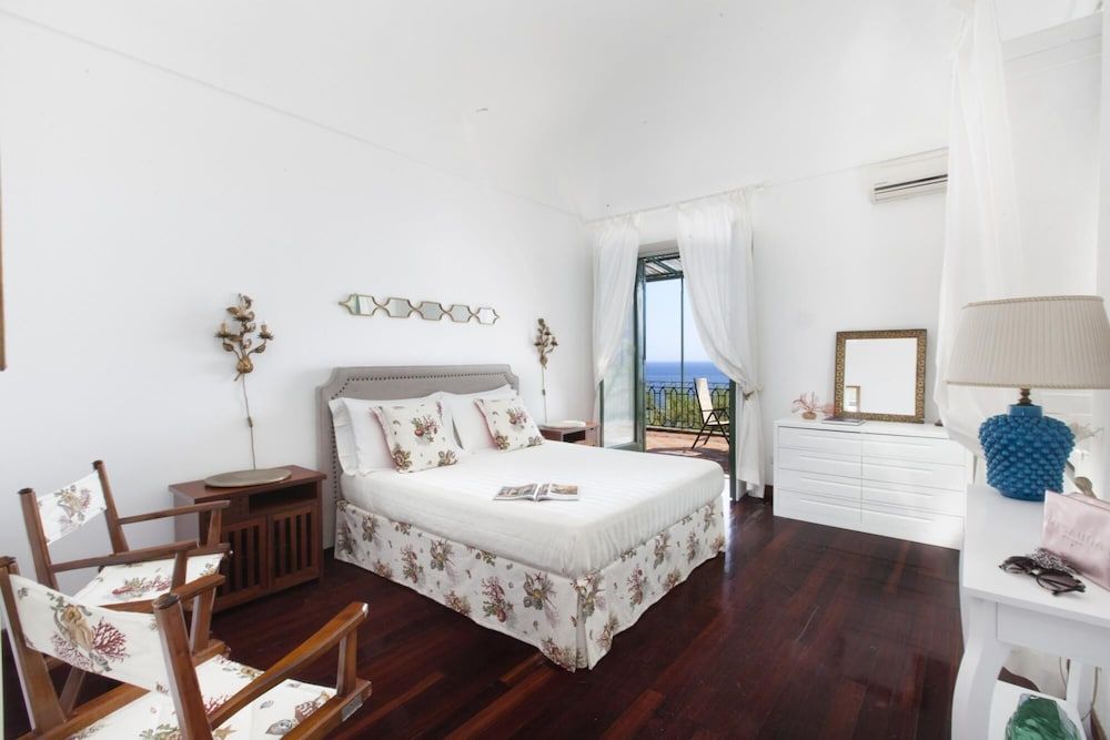 Villa Lo Scoglio in Positano Villa, Smoking 13