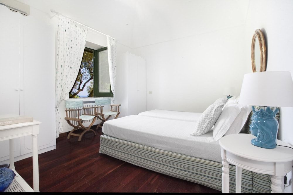 Villa Lo Scoglio in Positano Villa, Smoking 10