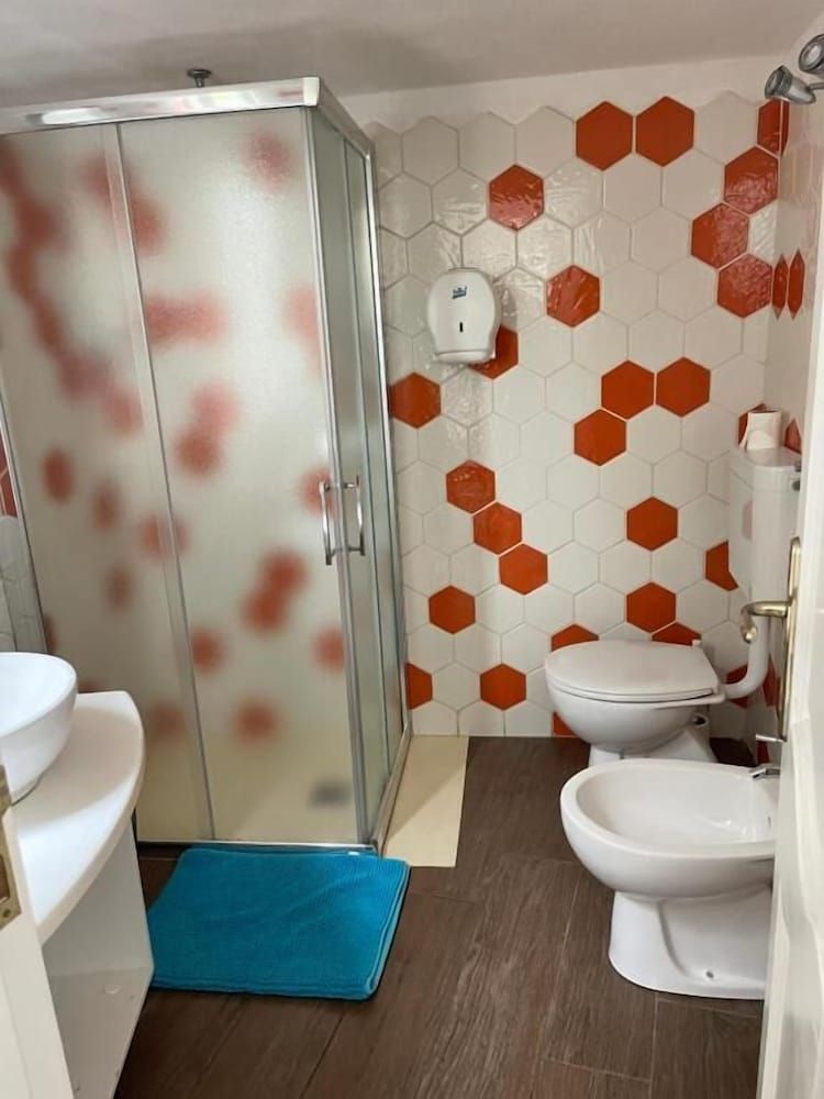 Hostel Brikette Premium Shared Dormitory, Mixed Dorm, Courtyard View 2