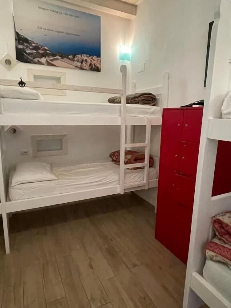 Hostel Brikette Basic Shared Dormitory, Women only 2