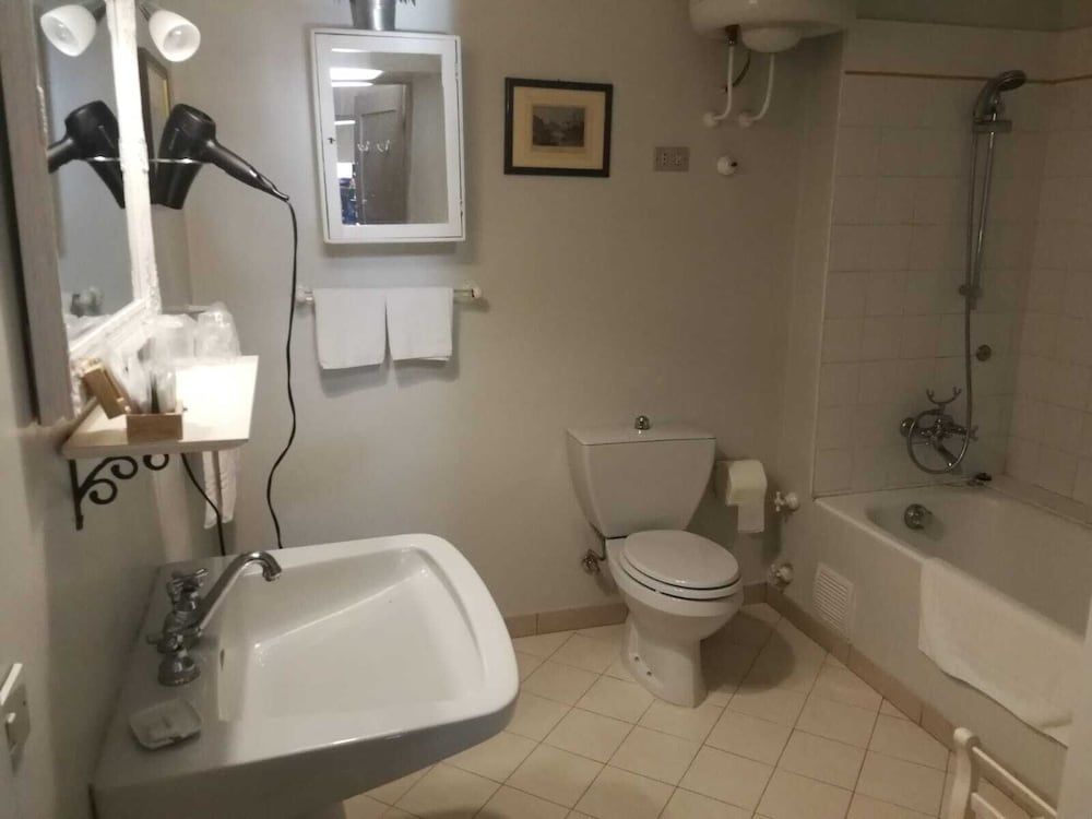 Villa Rucellai Double or Twin Room 13