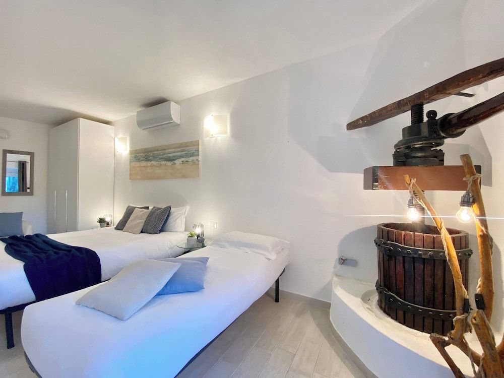 La Casa Rosa Traditional Room, 1 Bedroom, Hill View, Ground Floor 3