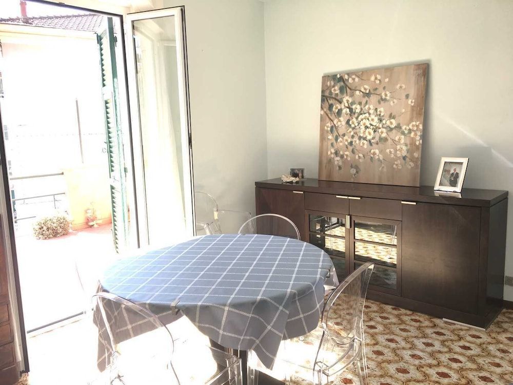 undefined Bouganville 7