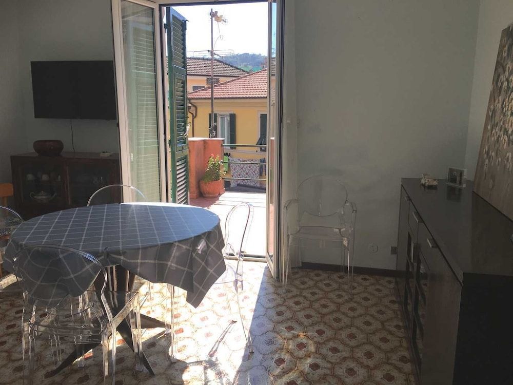 undefined Bouganville 6