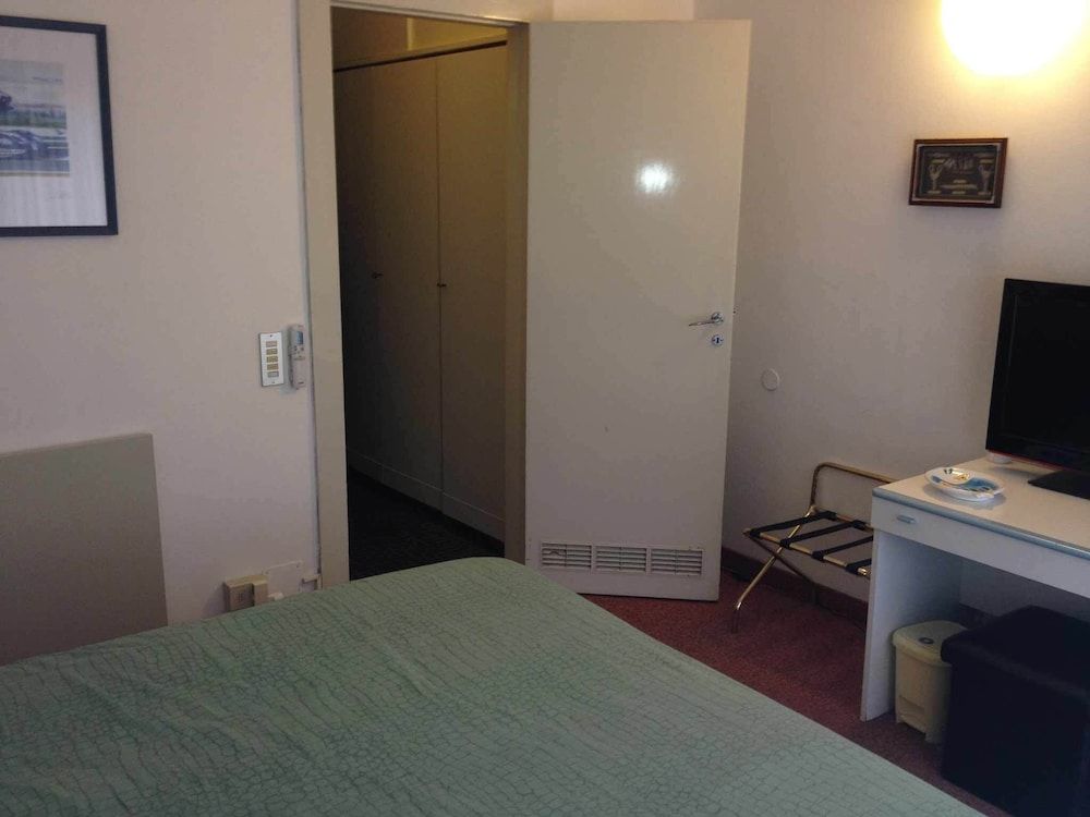 undefined Eurotel 523 4