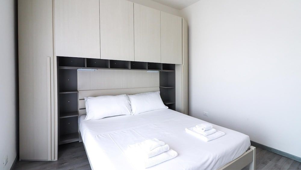 undefined Tubino 8 10