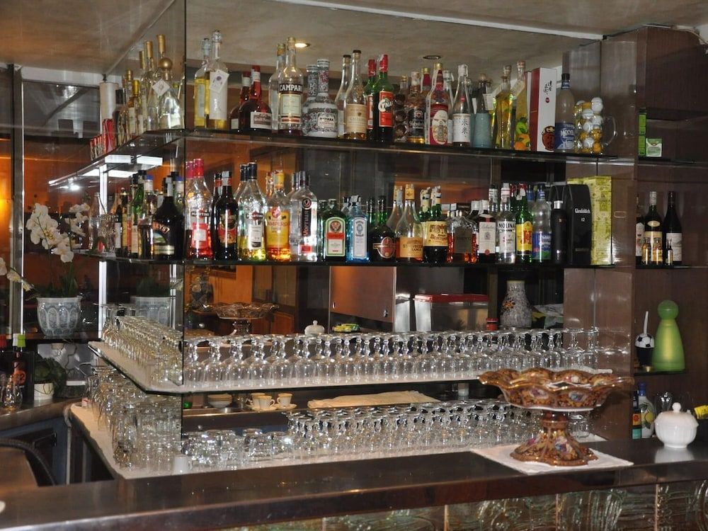 undefined Hotel Mondial 8