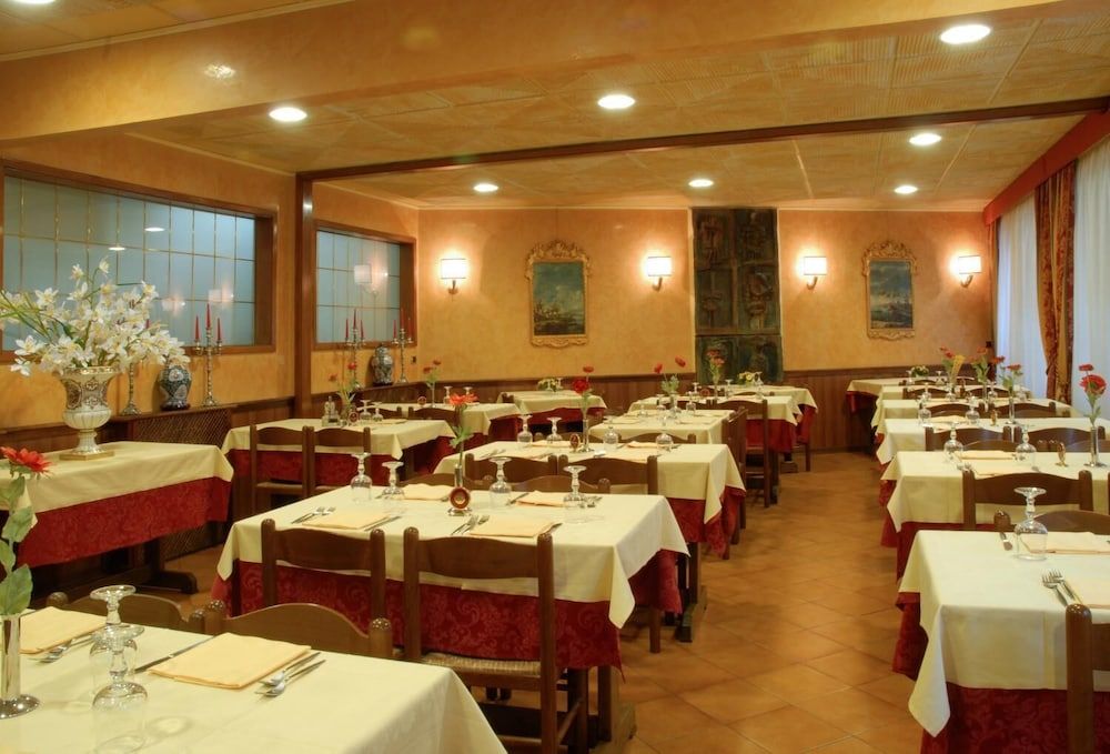 undefined Hotel Mondial 6