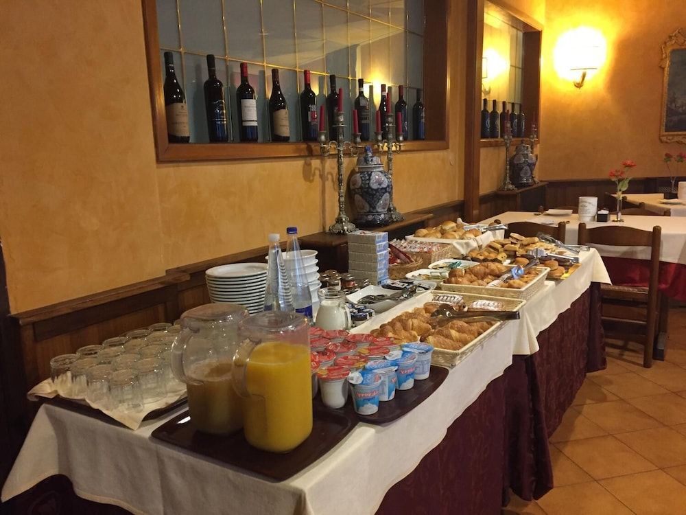 undefined Hotel Mondial 5