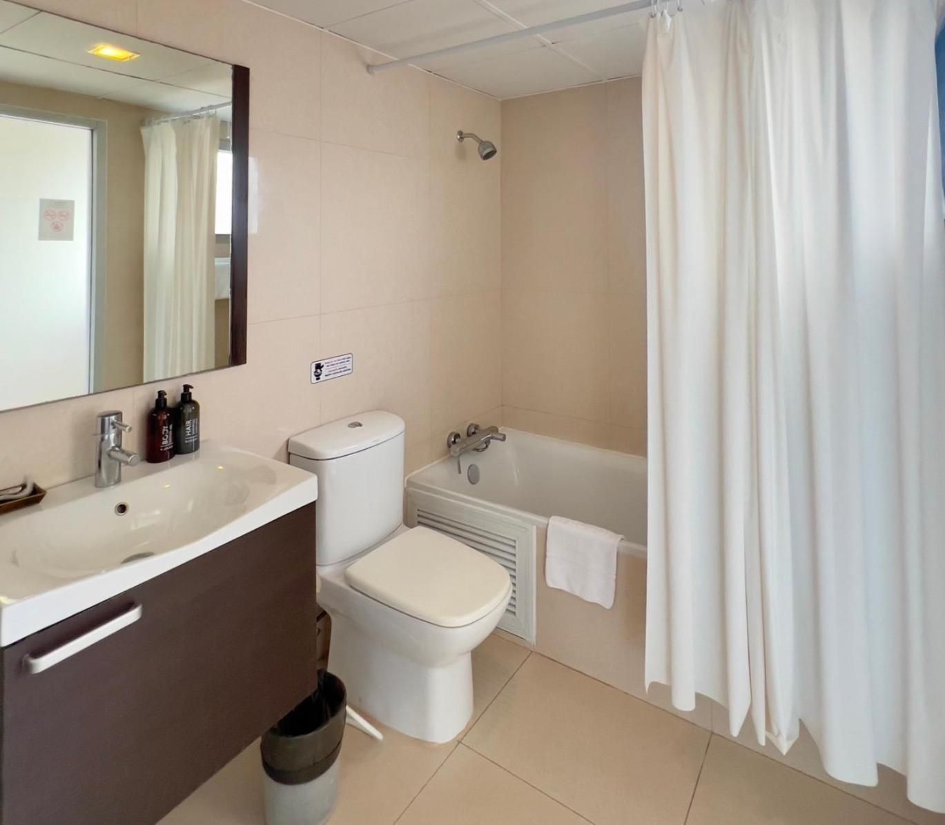 Grand Studio with King Bed