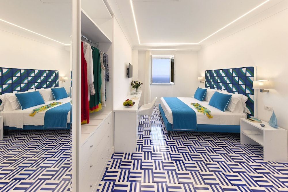 Gala Residence Villa Giovanna Premium Quadruple Room, Sea View 8