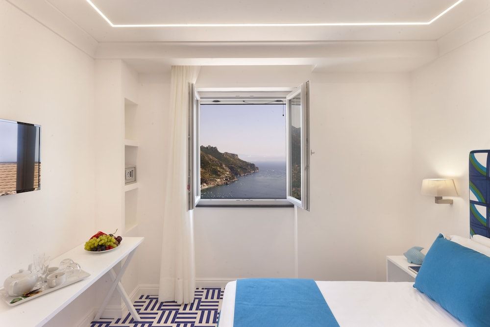 Gala Residence Villa Giovanna Premium Quadruple Room, Sea View 9