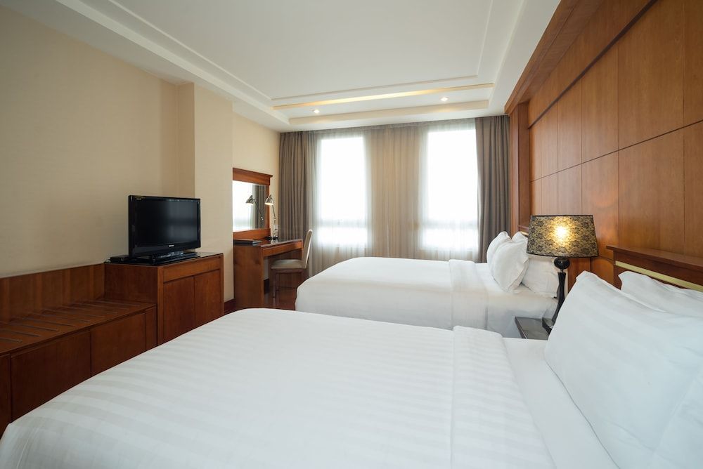 Nhat Ha L'Opera Hotel Premium Deluxe, City View
