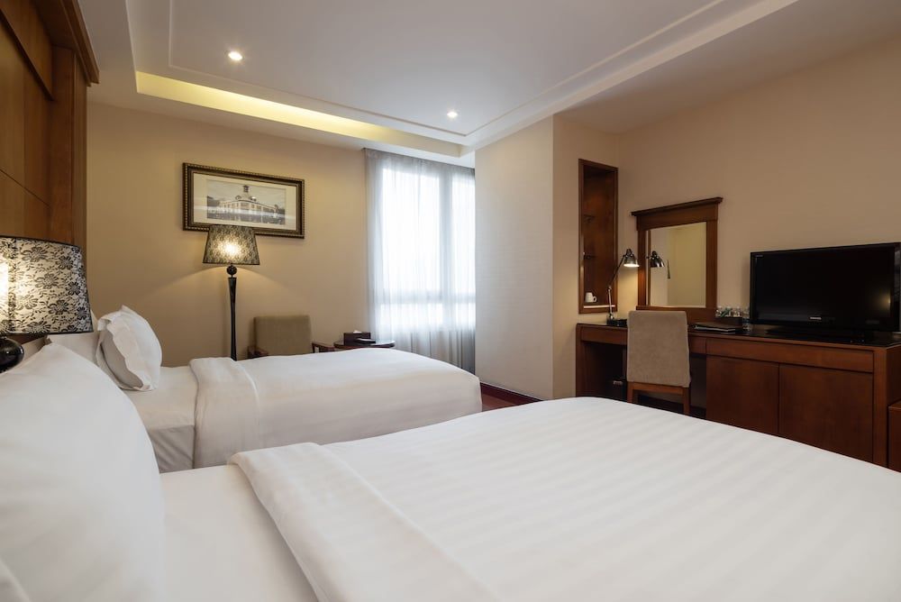 Nhat Ha L'Opera Hotel Premium Deluxe, City View 3