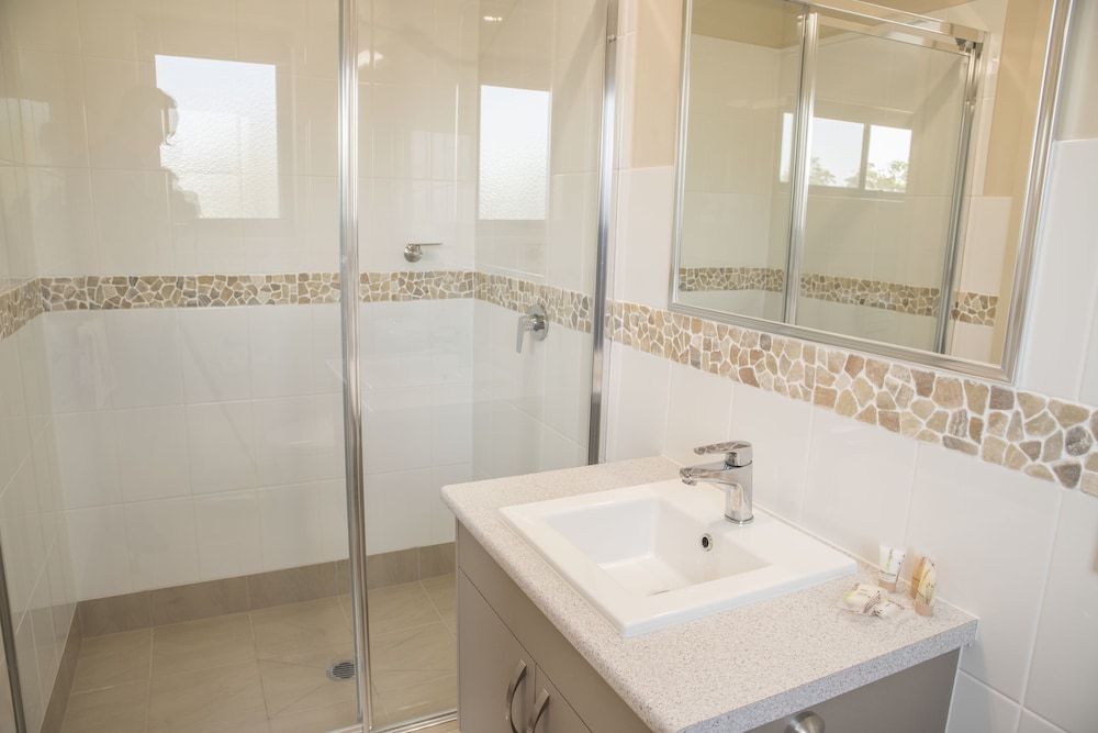 Halifax Holiday Park 4 Bedroom Deluxe Villa 4