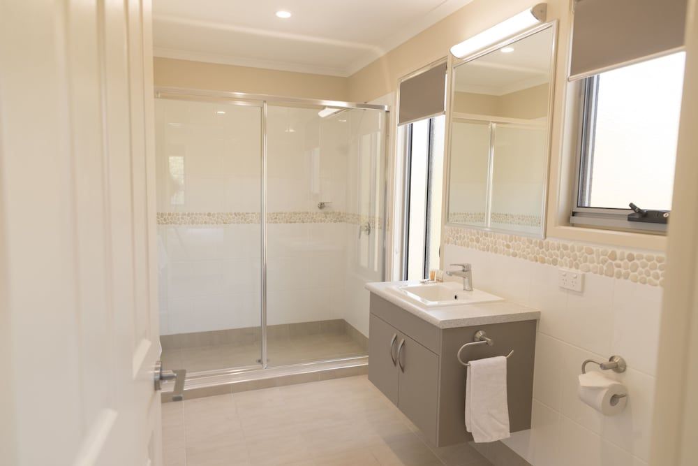 Halifax Holiday Park 4 Bedroom Deluxe Villa 6