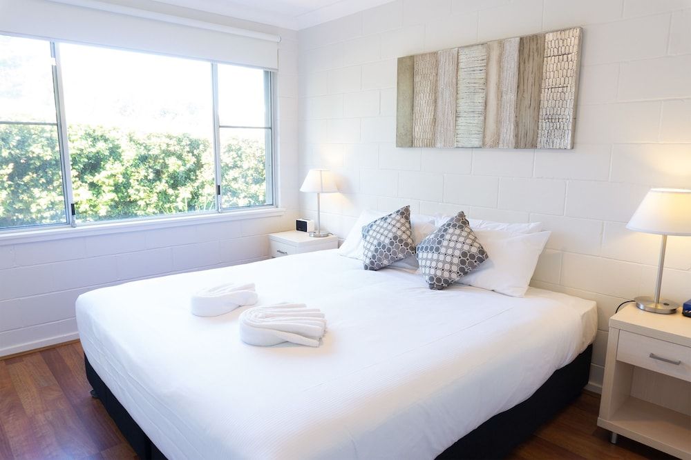 Fingal Bay Holiday Park 3 Bedroom Deluxe House 3