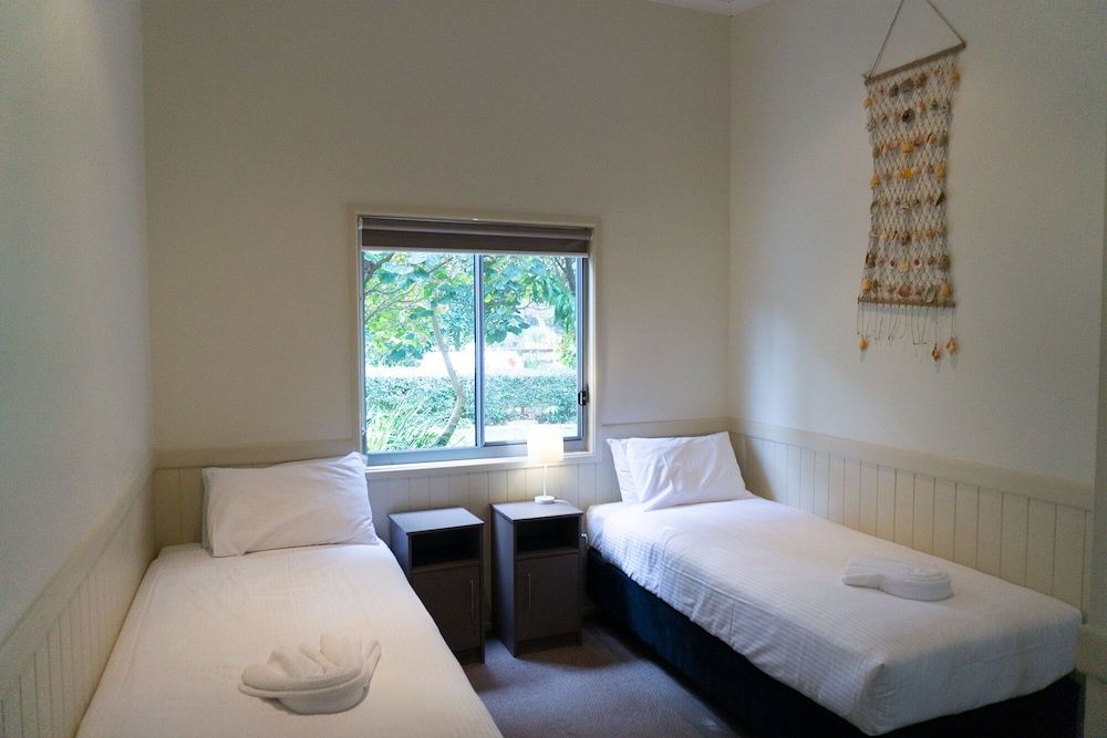 Fingal Bay Holiday Park 3 Bedroom Deluxe Villa Accessible 2