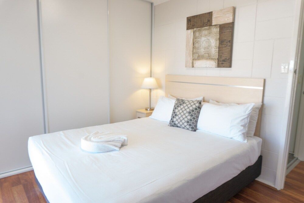 Fingal Bay Holiday Park 3 Bedroom Deluxe House 2