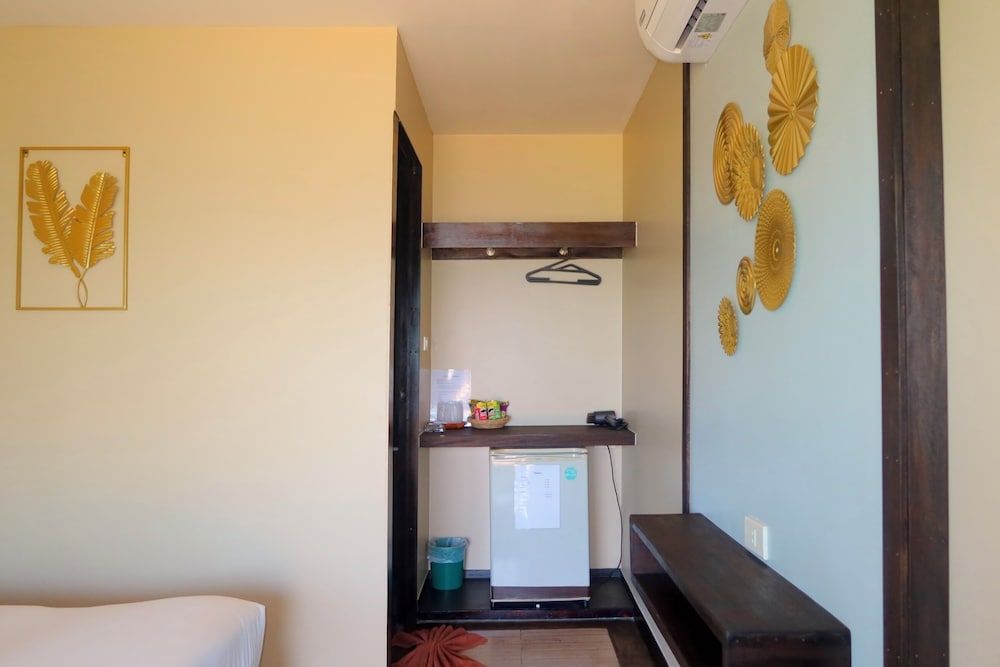 Phi Phi Sea Sky Resort Superior Bungalow 12