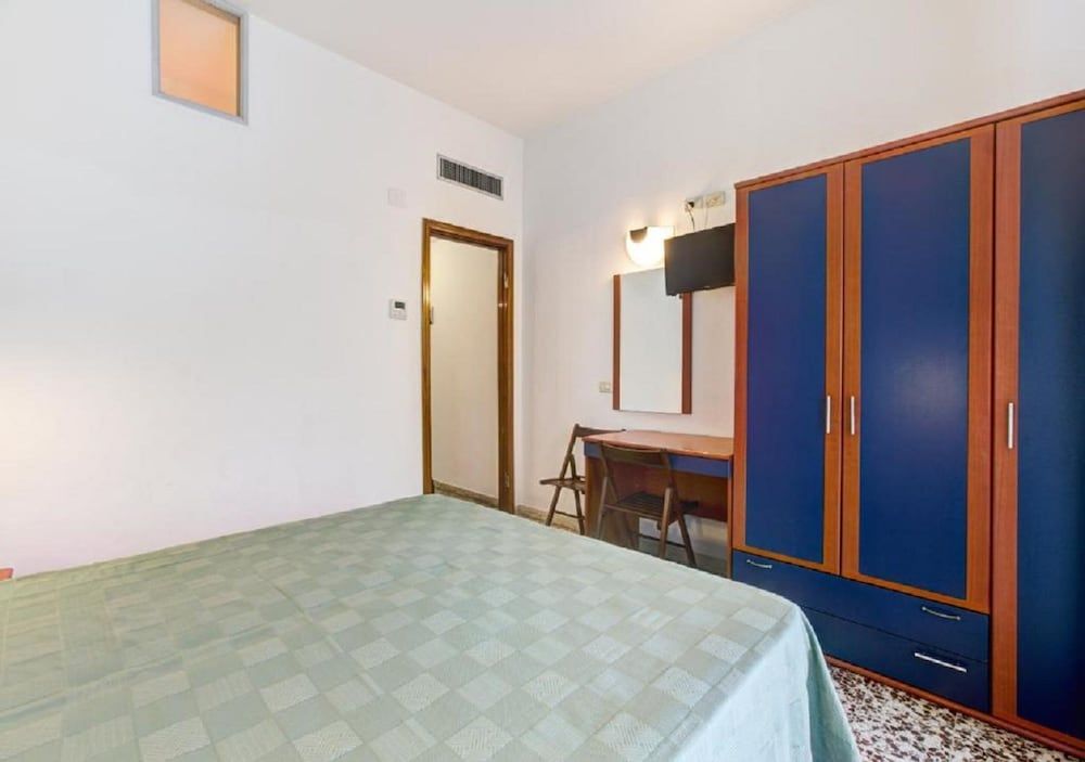 Economy Double or Twin Room, Balcony, Pool View