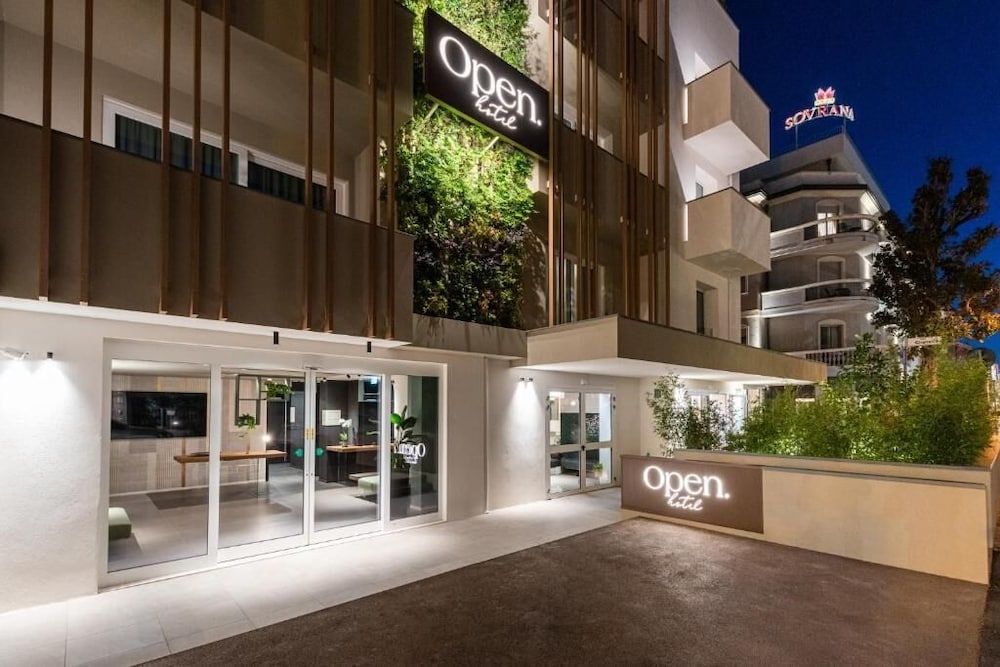 Open Hotel