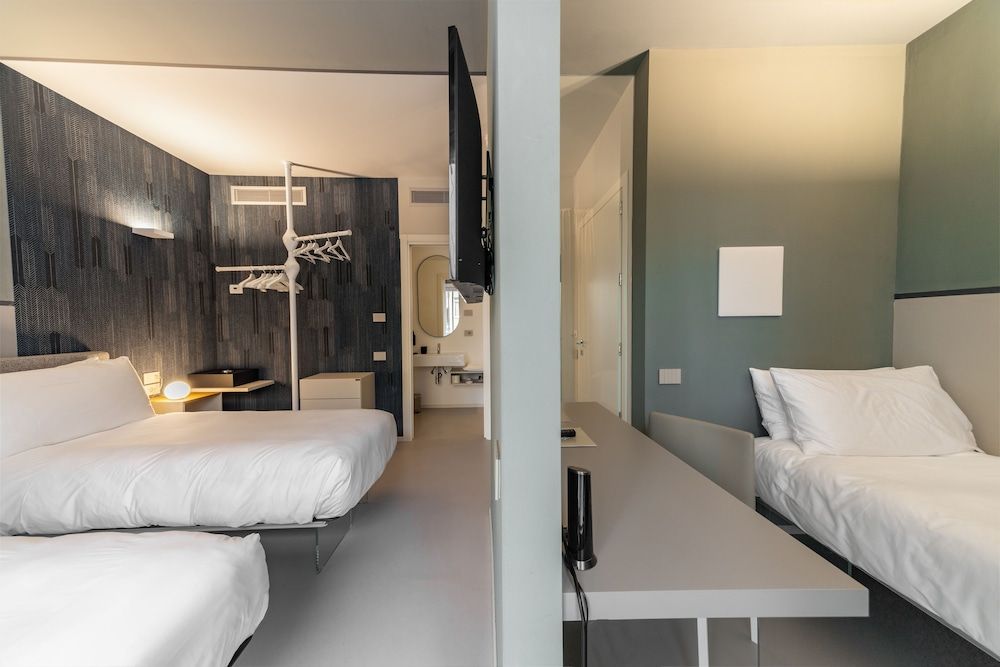 Open Hotel