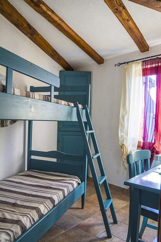 Baia D'Oro Family Room 2