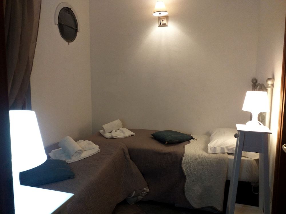 Baia D'Oro Family Room 7