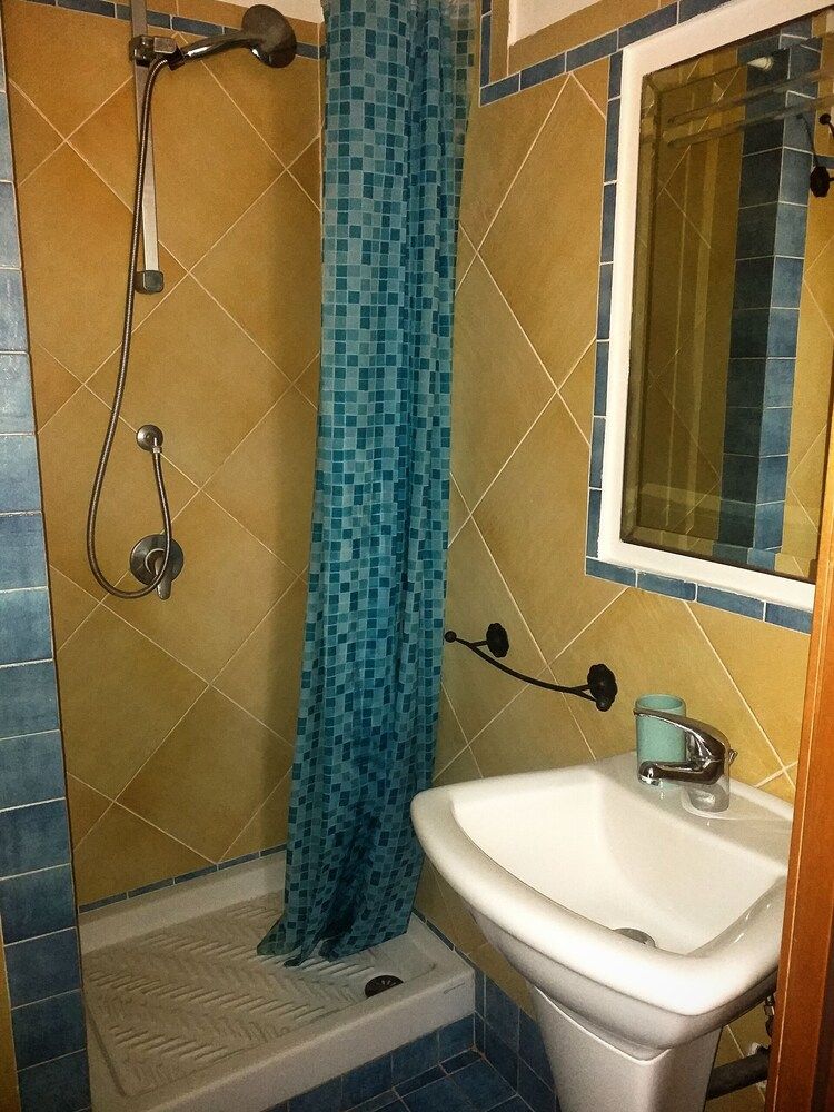 Baia D'Oro Basic Double Room 4