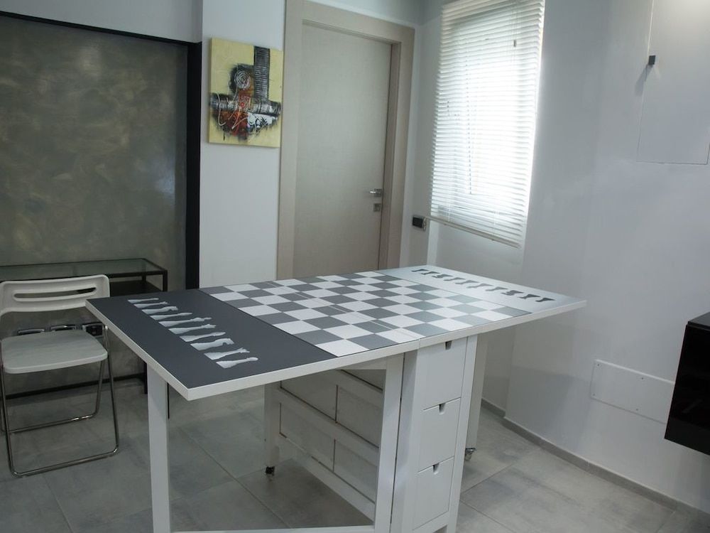 undefined Grenier 10