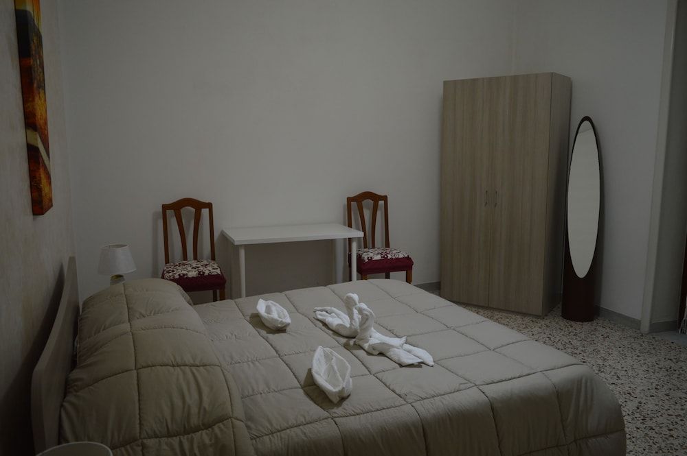 B&B Olympo Double Room, Shared Bathroom 4