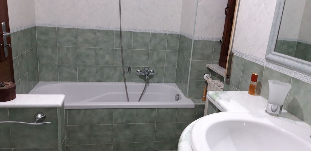 B&B Olympo Double Room, Shared Bathroom 25