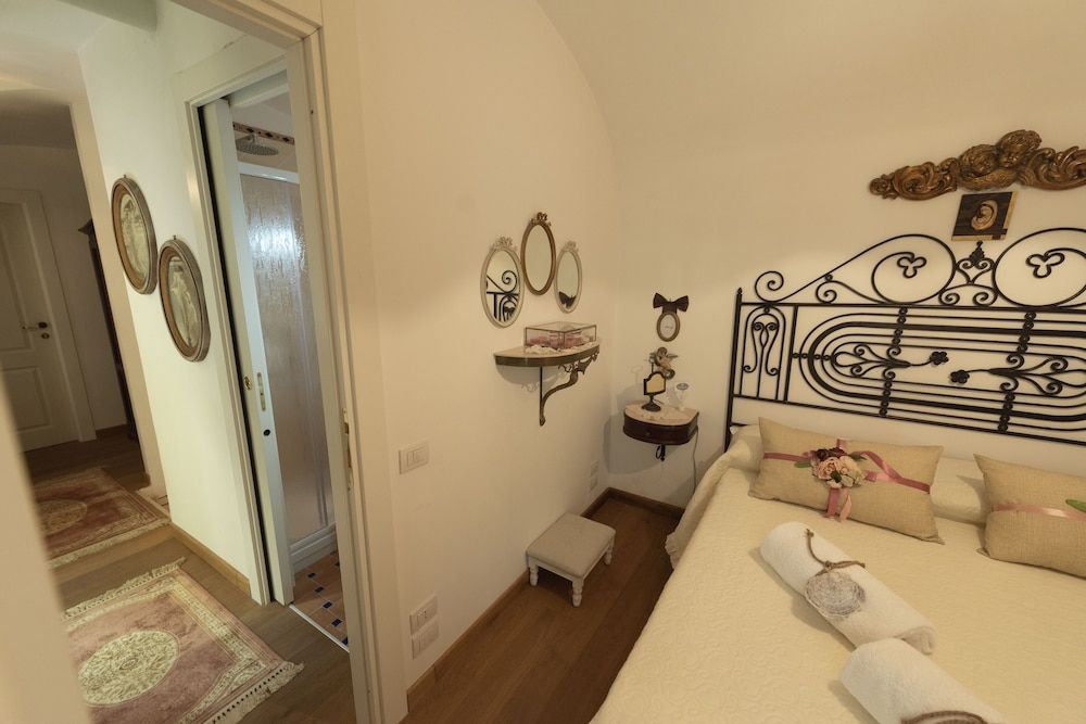 La Casa degli Angeli B&B Classic Double Room, 1 Bedroom, Balcony (Gabriel) 14