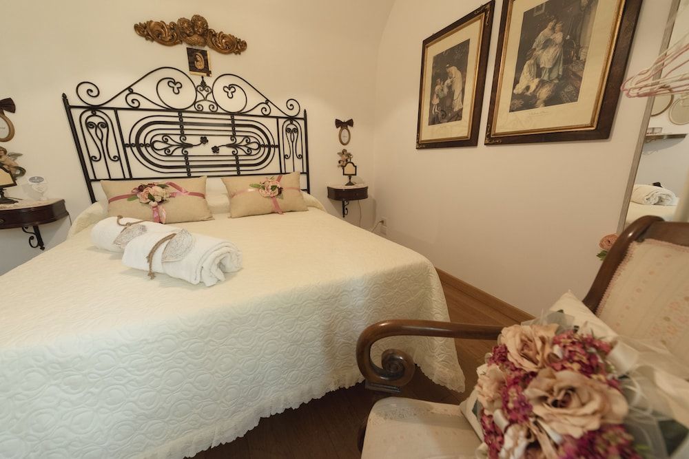 La Casa degli Angeli B&B Classic Double Room, 1 Bedroom, Balcony (Gabriel) 5