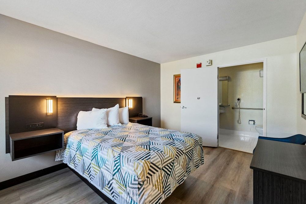 undefined Motel 6 Las Vegas, NV - Strip 8