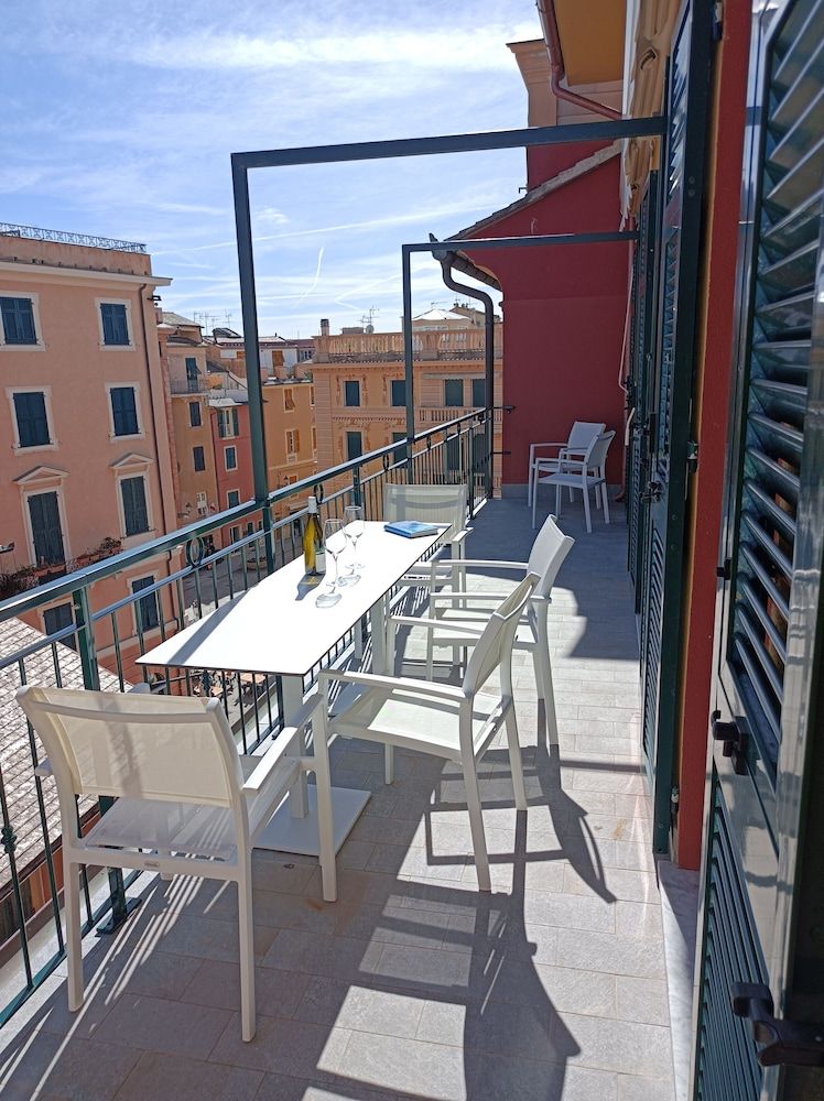 Miramare Suites One bedroom apartment, balcony, sea view of the Baia delle Favole 2