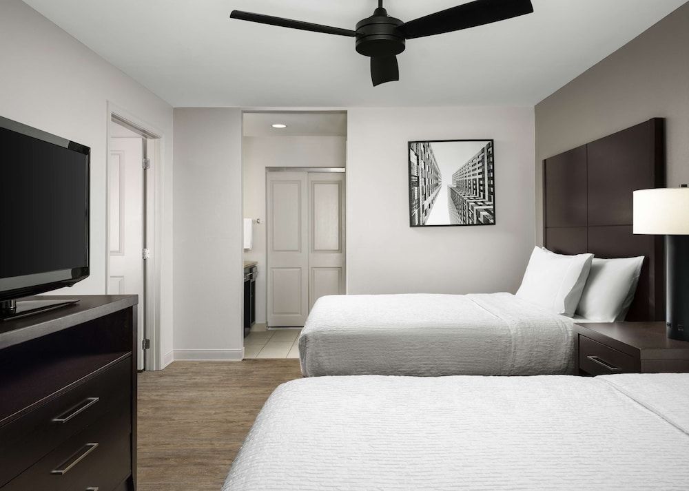 Suite, 2 Queen Beds, Accessible, Bathtub (Mobility/Hearing)