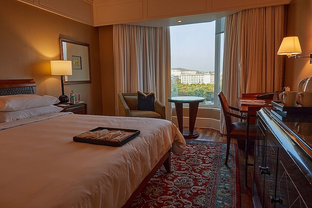 The Leela Mumbai Premier City View Room with Bathtub 18