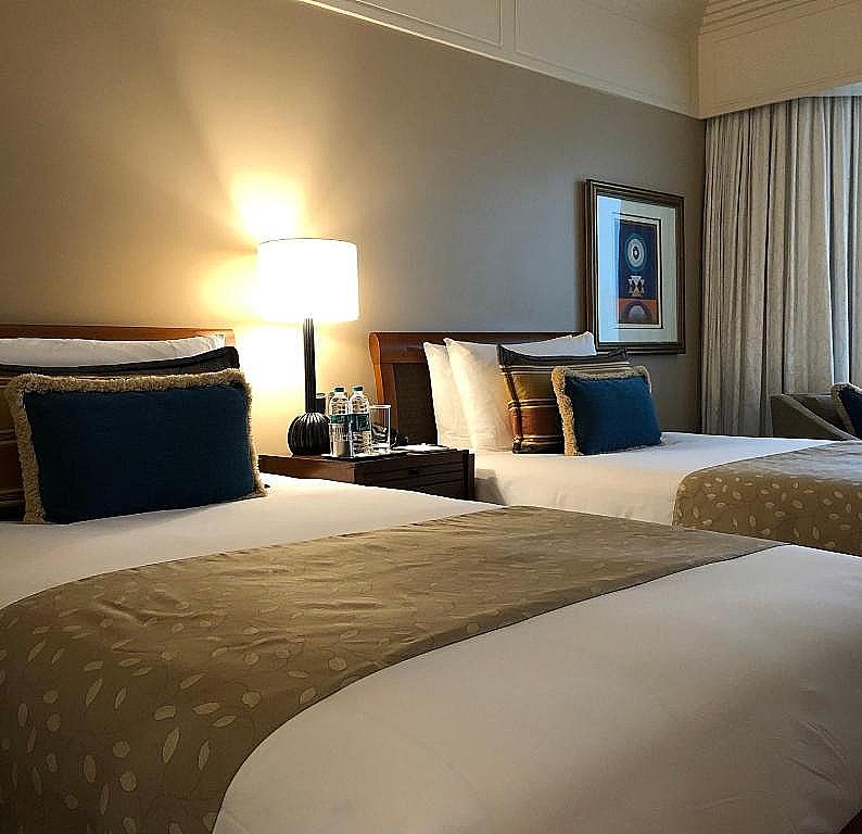 The Leela Mumbai Premier City View Room with Bathtub 4