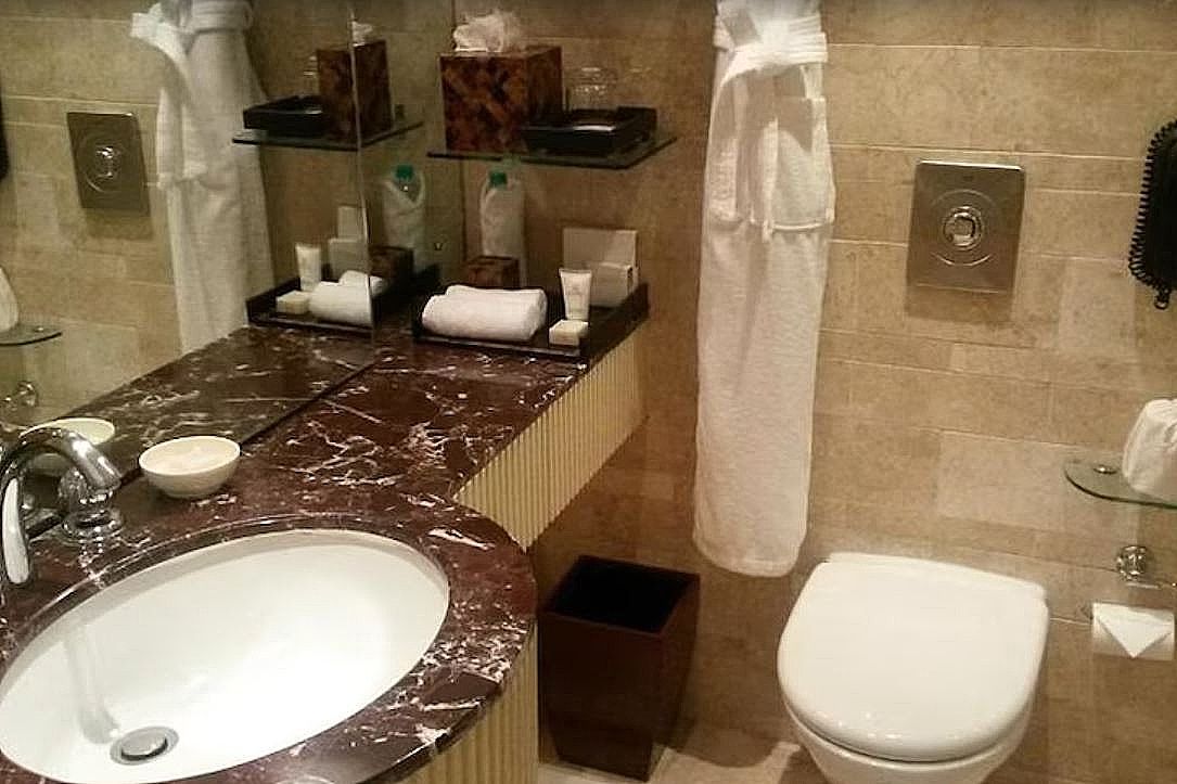The Leela Mumbai Premier City View Room with Bathtub 13