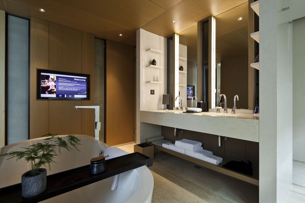 Luxury Suite