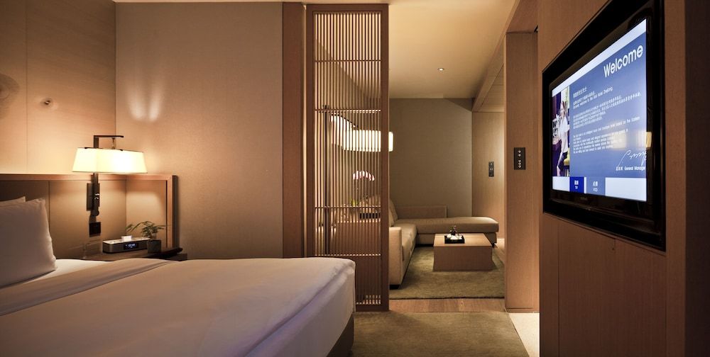 Luxury Suite