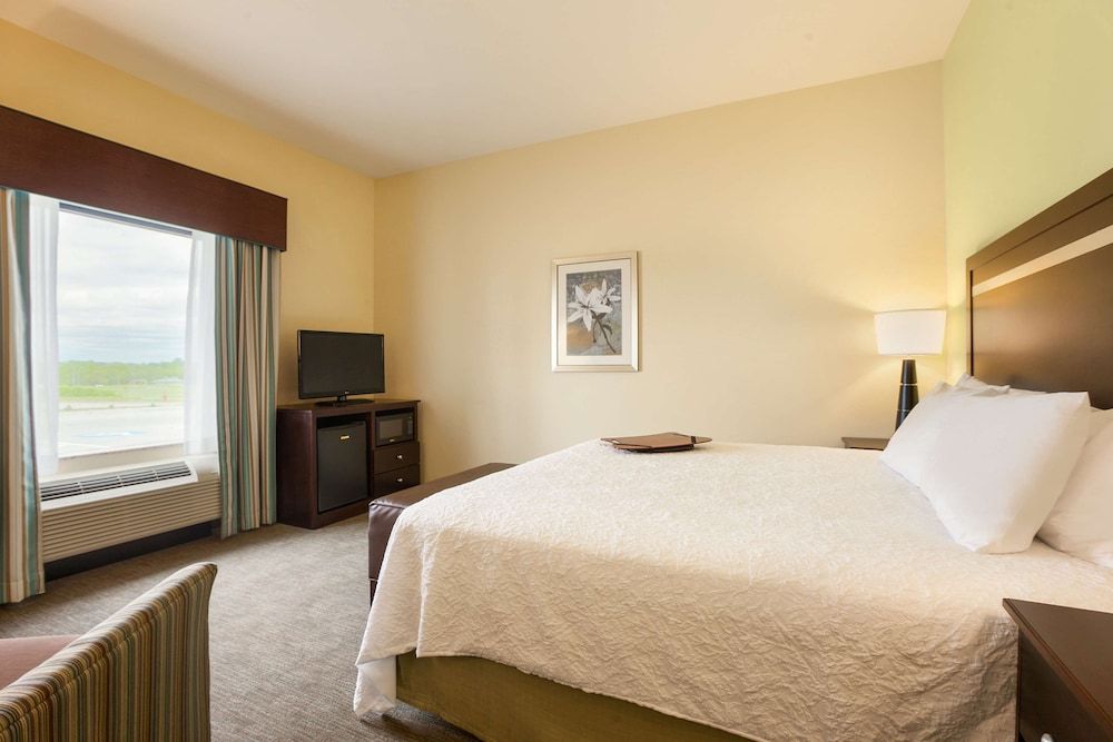 Room, 1 King Bed, Accessible, Non Smoking (Hearing)