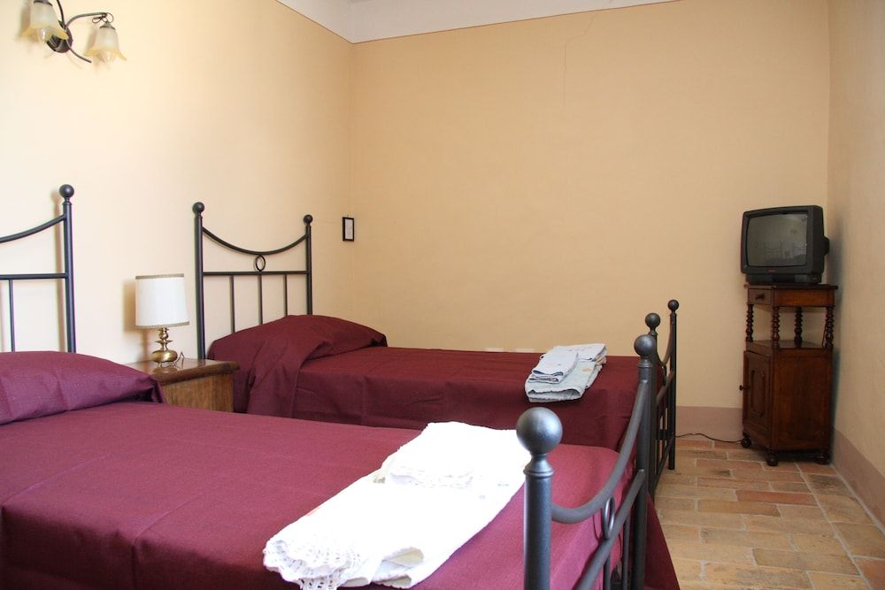 Twin Room, Shared Bathroom