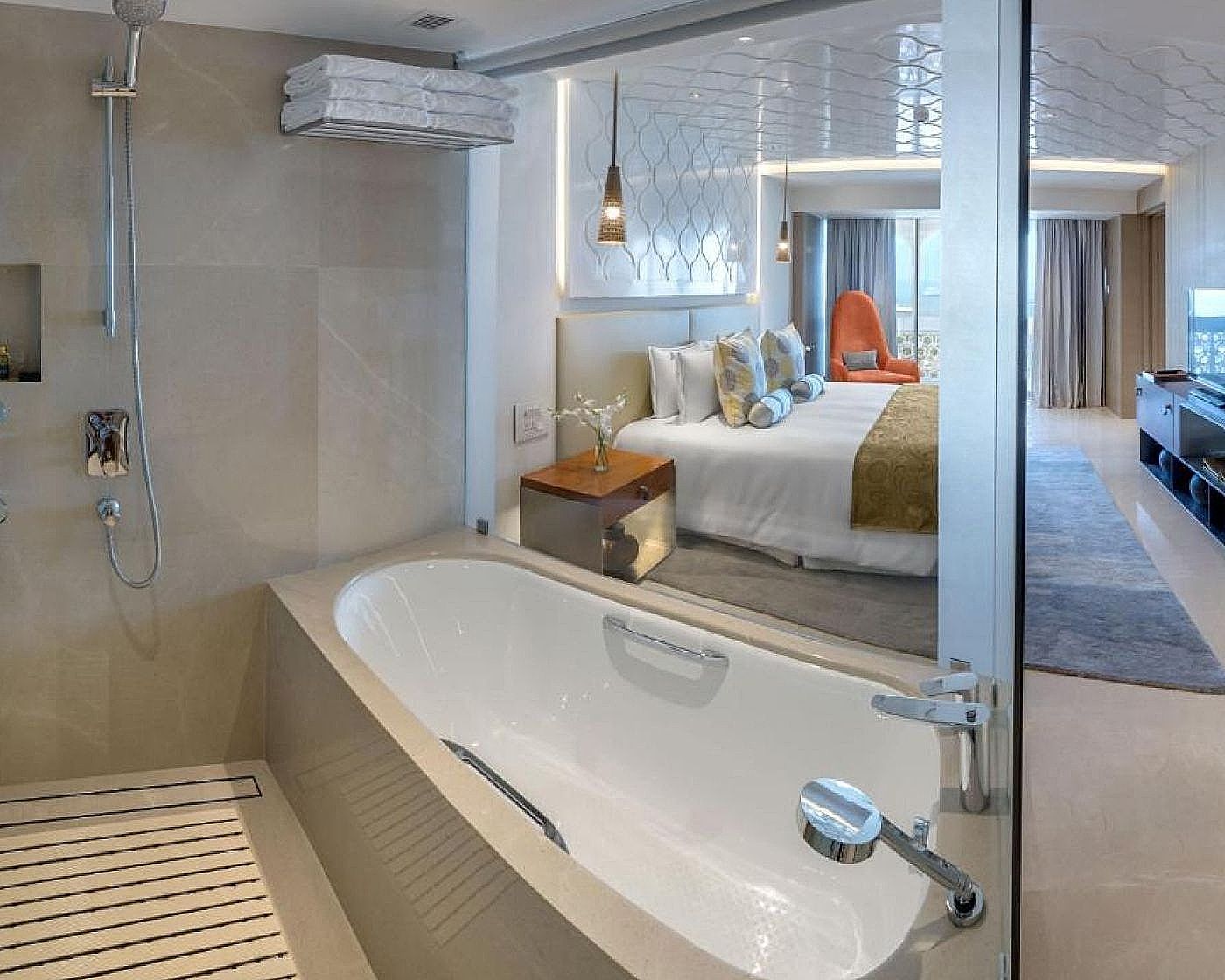 Suite, 1 King Bed, Sea View