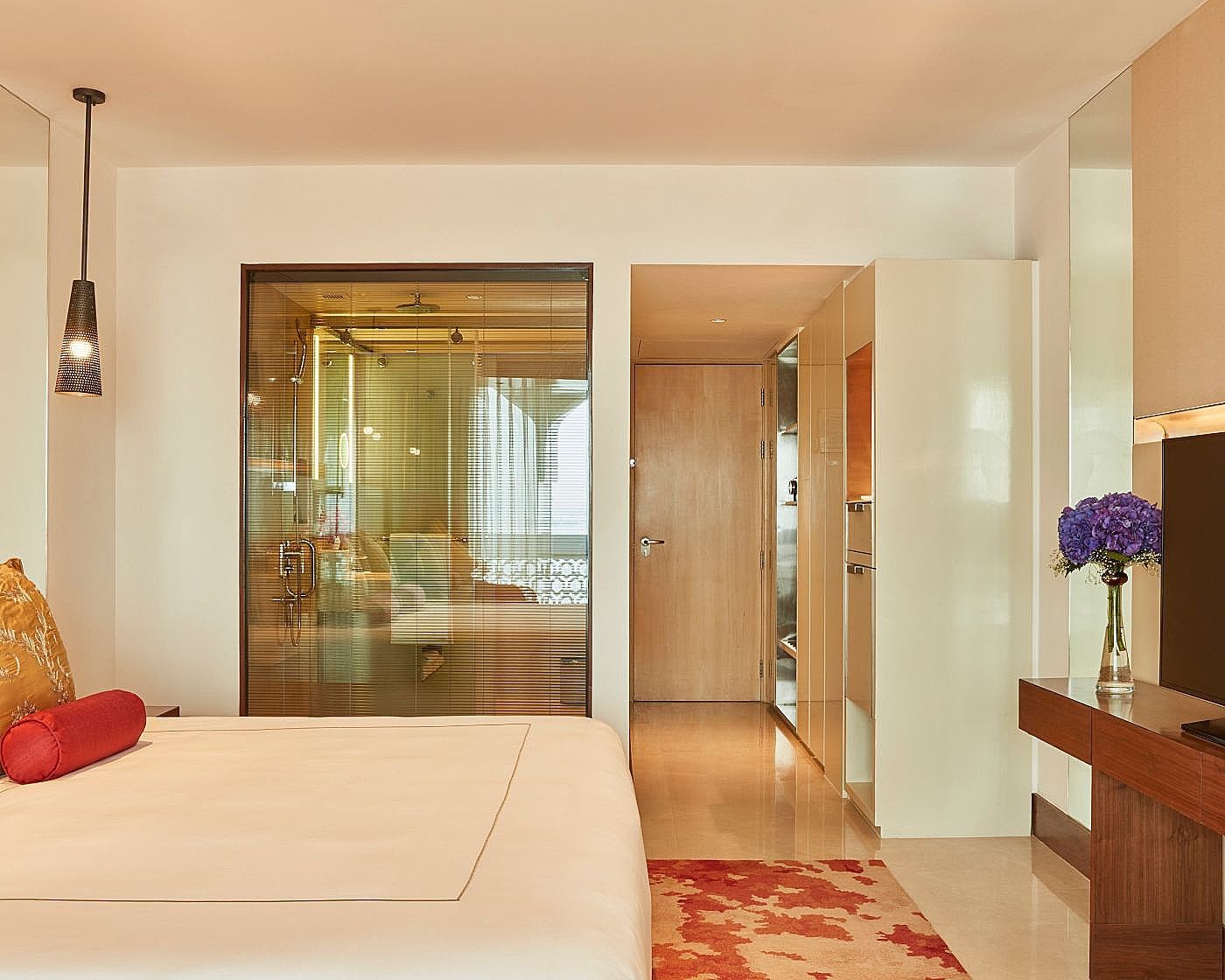 Apollo City View King Bed