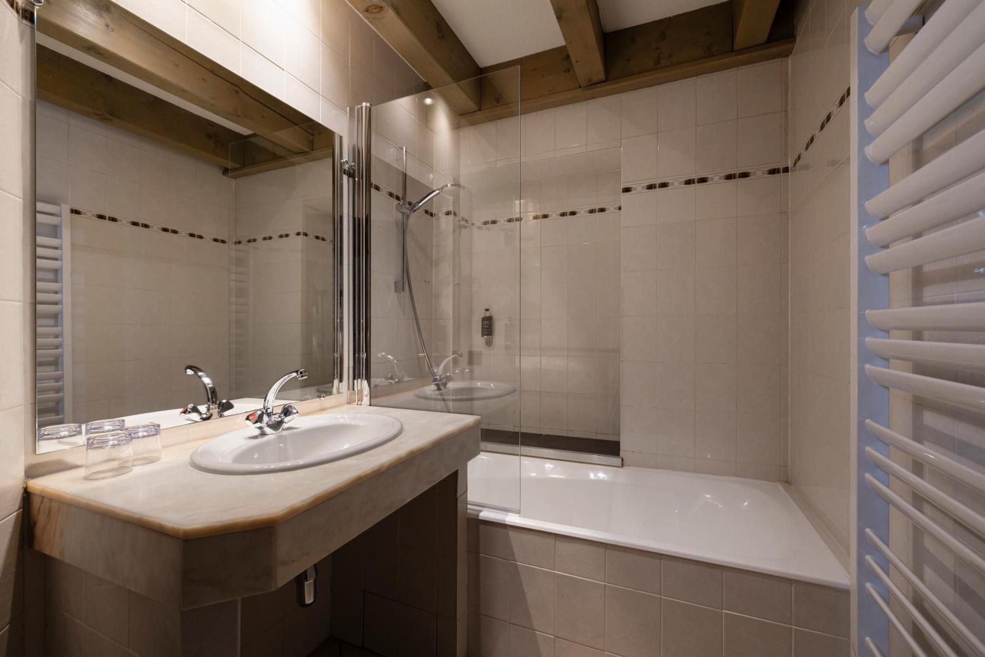 Hôtel de l'Arve by HappyCulture Standard Room 3