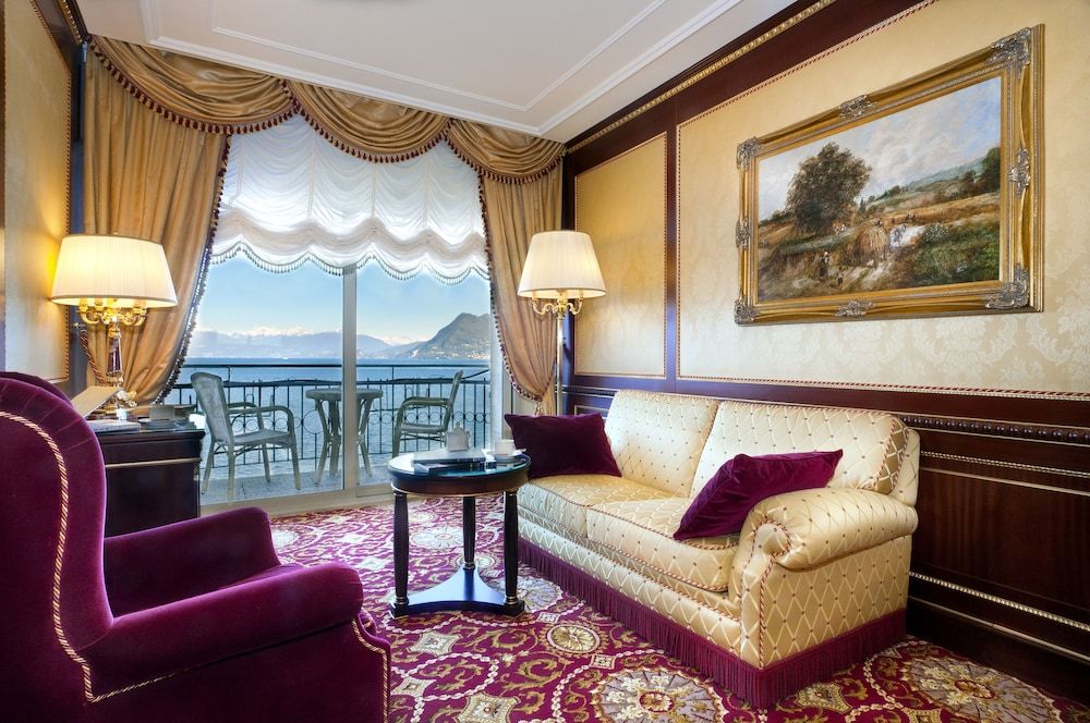 Senior Suite, Lake View