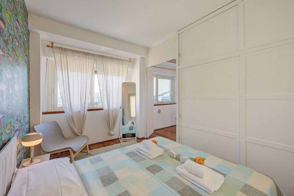 Family Penthouse, 1 Bedroom, Beachside (Rooftop On Stresa Lake View)